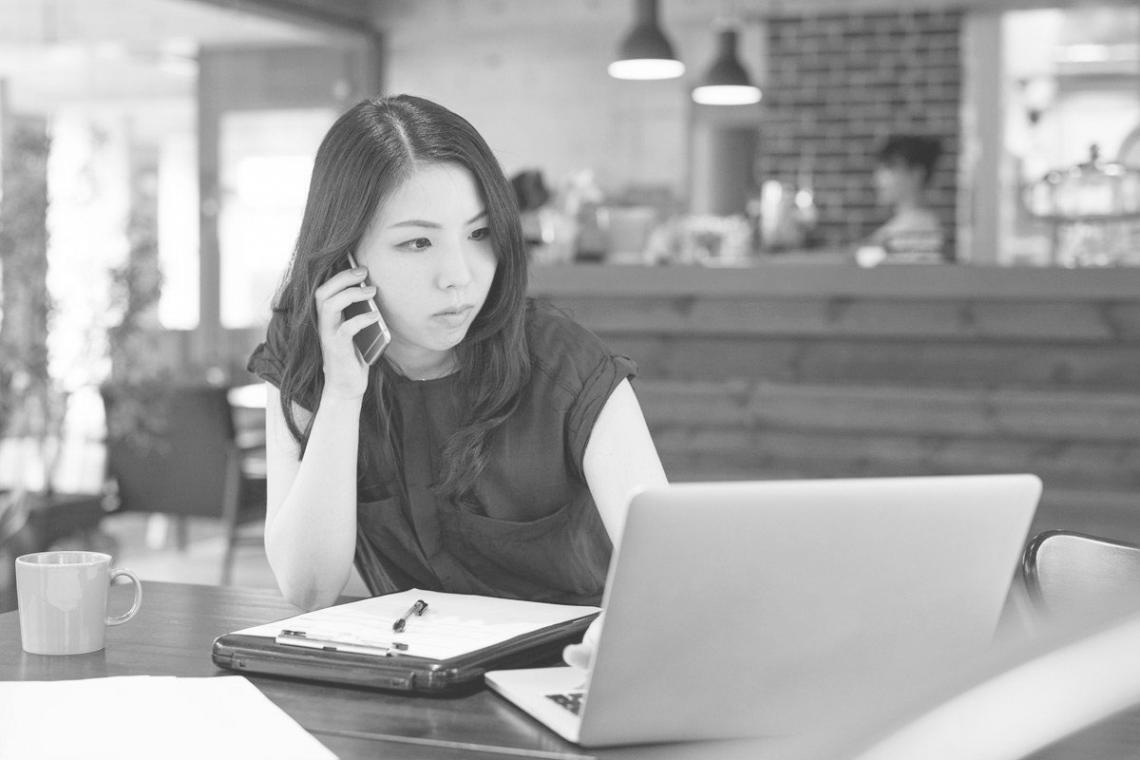 Атмосфера практики йоги в Edubasa